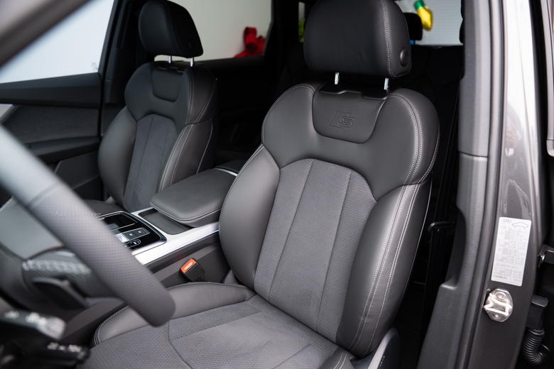 交車分享|Audi Q7 45 TFSI quattro|金屬武士灰・Samurai Grey・3M|預祝新年快樂