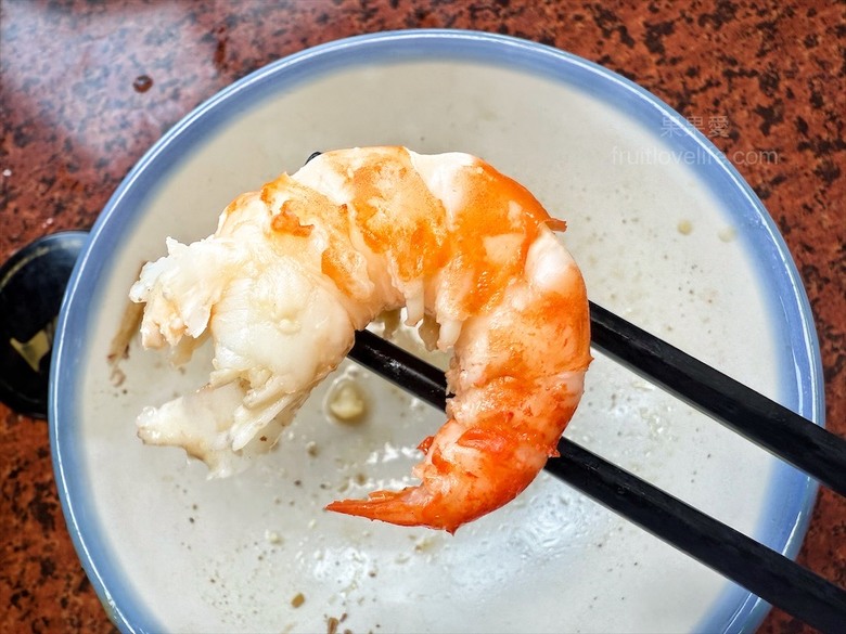 南投薑母鴨推薦，薑母鴨、胡椒全鴨還可以一鍋兩吃，山泉水養殖吳郭魚、現撈泰國蝦，埔里在地美食