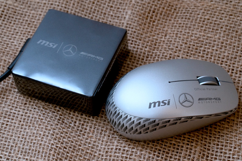 純粹的紀念 MSI Prestige 16 AI+ MercedesAMG聯名版