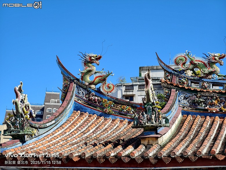 艋舺祖師廟、艋舺青山宮、萬華區史展示中心、艋舺謝宅、朝北醫院、青山宮、青雲閣、華西街夜市 — 臺北市區小旅行之艋舺老市街散步