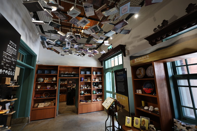 帶著R8的旅行 鷲嶺食肆 原台南測候所 吳園藝文中心 臺南知事官邸 億載金城