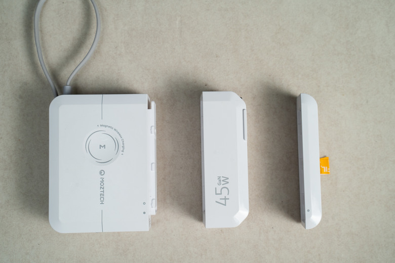 點我看大圖 【開箱測試】墨子 MOZTECH 萬能充MAX 多功能行動電源 做工提升 一樣很爛