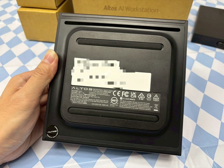 Acer AI超級電腦開箱：Altos GB10 F1