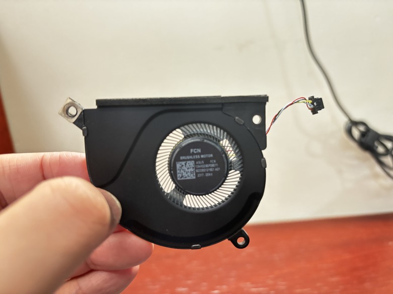 華碩 ROG Strix G16 更換液態金屬導熱及除塵保養