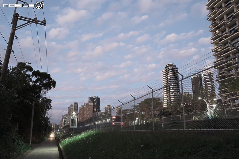 realme GT 8 Pro 體驗｜理光 GR 靈魂上身，全能旗艦闖出新路！