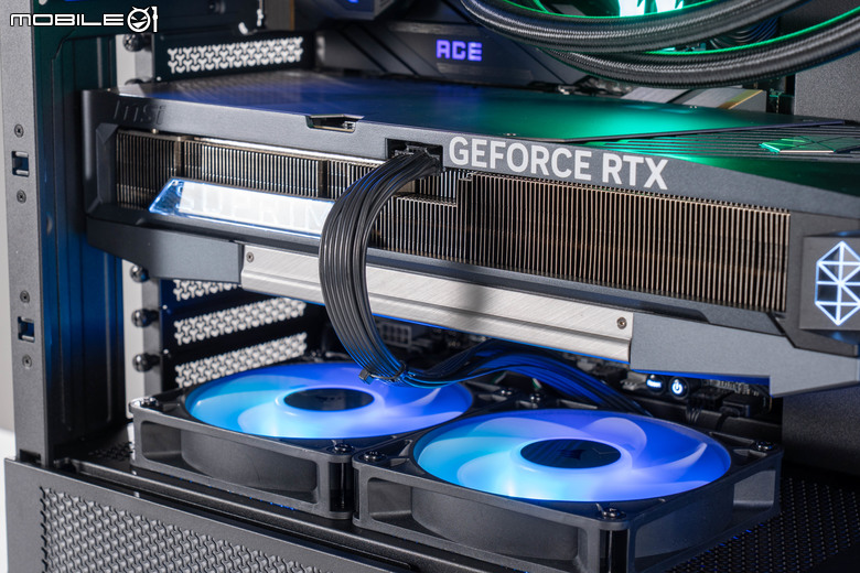 CORSAIR FRAME 5000D RS ARGB 機殼開箱實裝 以高度模組化設計不僅裝機便利 散熱效果也好