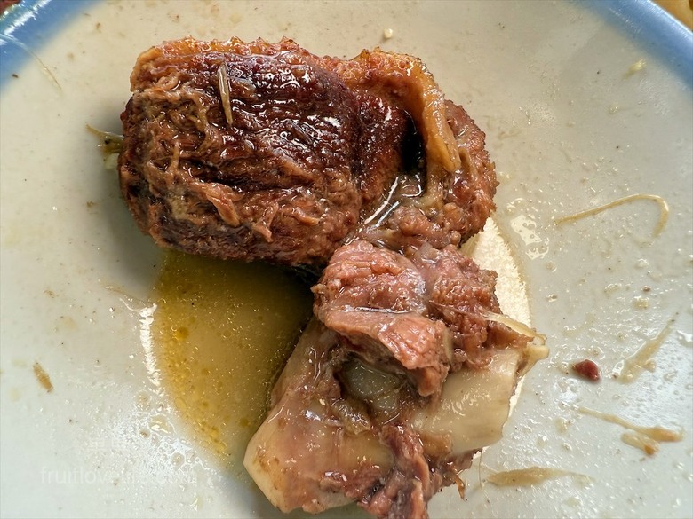 南投薑母鴨推薦，薑母鴨、胡椒全鴨還可以一鍋兩吃，山泉水養殖吳郭魚、現撈泰國蝦，埔里在地美食