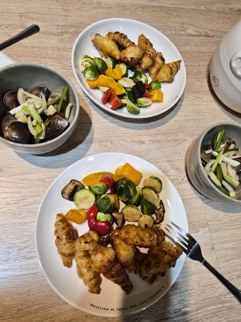 簡單分享新入手的雙槽氣炸鍋，早午餐可以一次出爐還滿讚的！