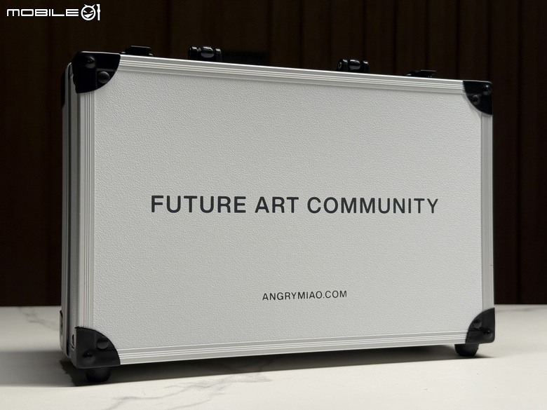 桌面最靚的仔！怒喵AM Infinity Mouse 鋁鎂合金無線滑鼠