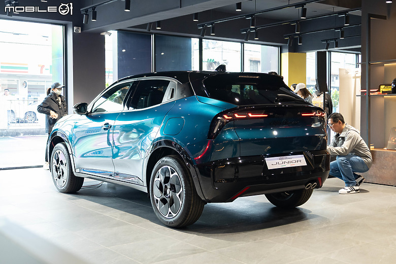 【採訪】Alfa Romeo Junior明年第二季導入，集結Stellantis四大品牌「桃園旗艦品牌中心」正式開幕！