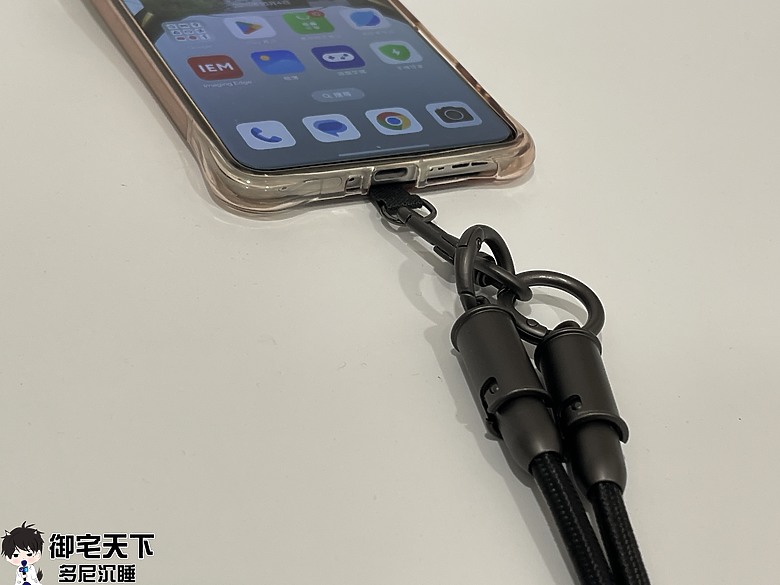 開箱｜TOUGHER 編織掛繩急速充電線 - 二合一設計，是手機掛繩也是 USB-C 充電線之作！