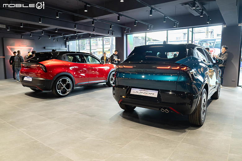 【採訪】Alfa Romeo Junior明年第二季導入，集結Stellantis四大品牌「桃園旗艦品牌中心」正式開幕！