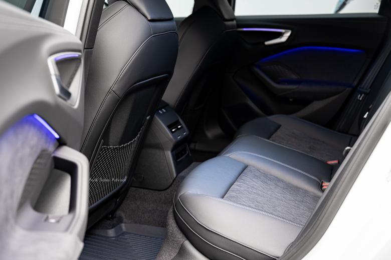 交車分享｜Audi A5 Sedan TFSI 110kW S line｜最好的禮物，最棒的座位