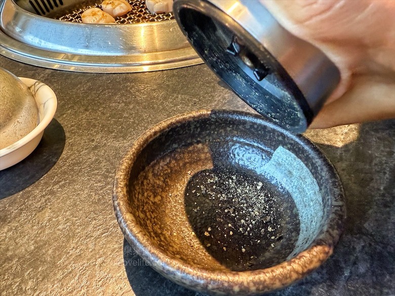 稻田美景燒肉店，套餐肉量十足，泰式沾醬超唰嘴又解膩