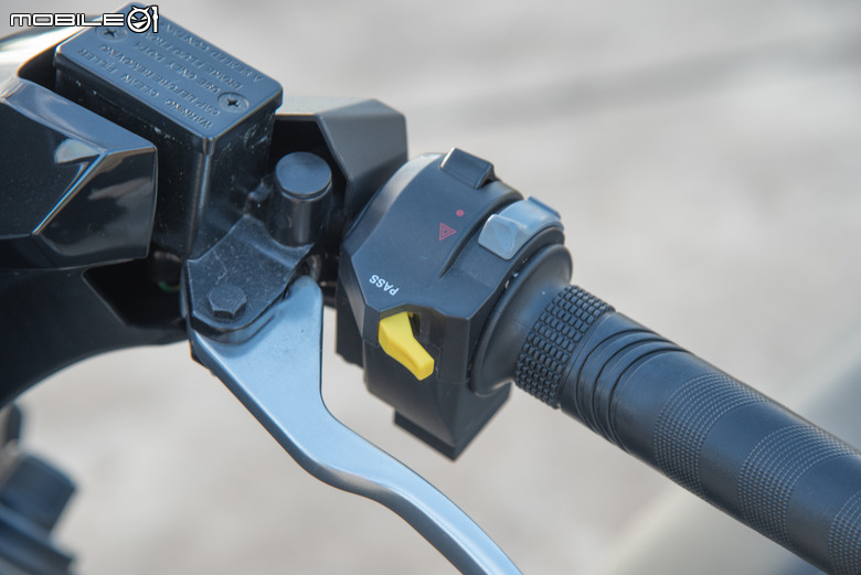 2025 SYM CRUiSYM試駕報告｜15萬元通勤出遊一車兩用！操駕動力雙重好評！