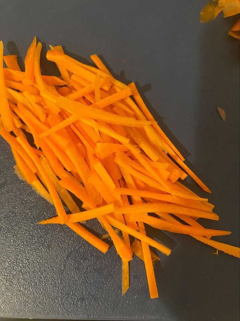 天氣一冷就想吃海鮮，在家用電烤盤試做海鮮煎餅