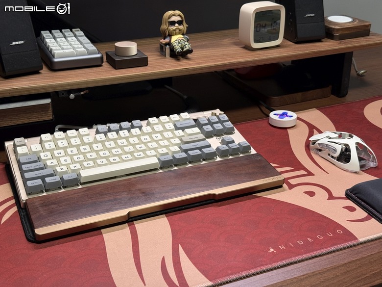 桌面最靚的仔！怒喵AM Infinity Mouse 鋁鎂合金無線滑鼠