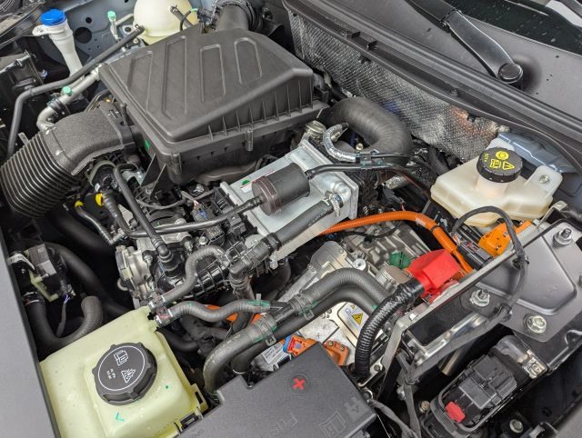 [心得]真的是空間大 配備多 Ford Territory油電版小試