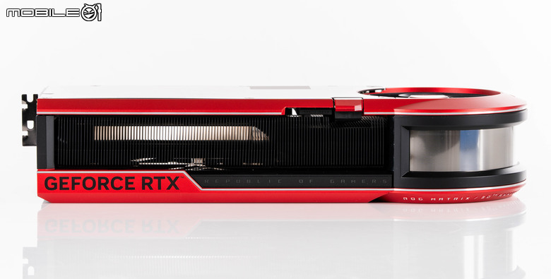 ROG Matrix Platinum GeForce RTX 5090 顯示卡開箱實測 集 30 周年經驗大成的頂級遊戲效能輸出者