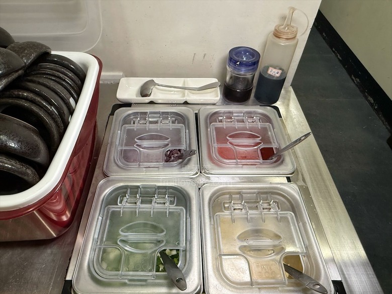 稻田美景燒肉店，套餐肉量十足，泰式沾醬超唰嘴又解膩