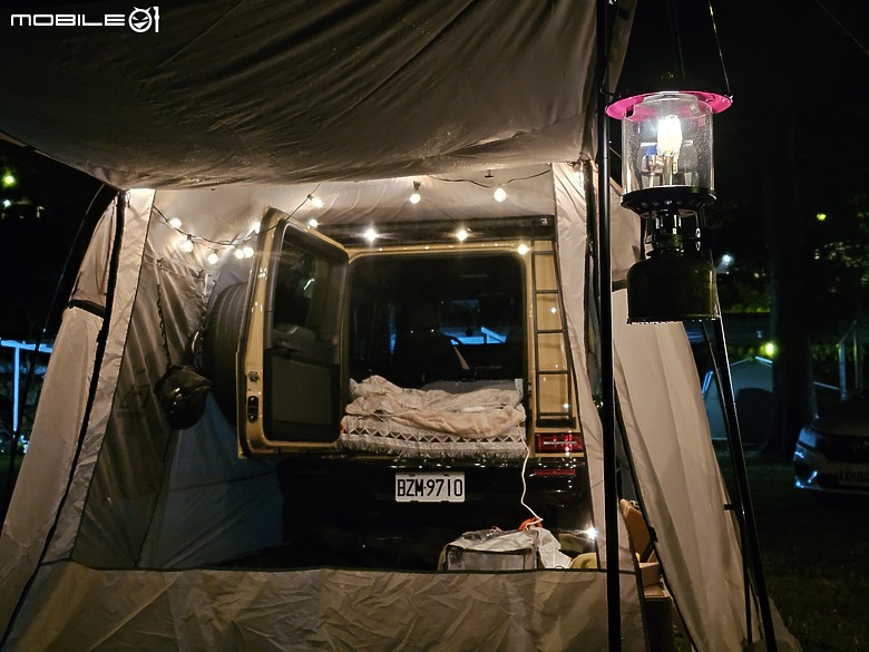 駕著Mercedes-Benz G 450 d來趟露營體驗，在城市與山林間恣意轉換的生活態度！