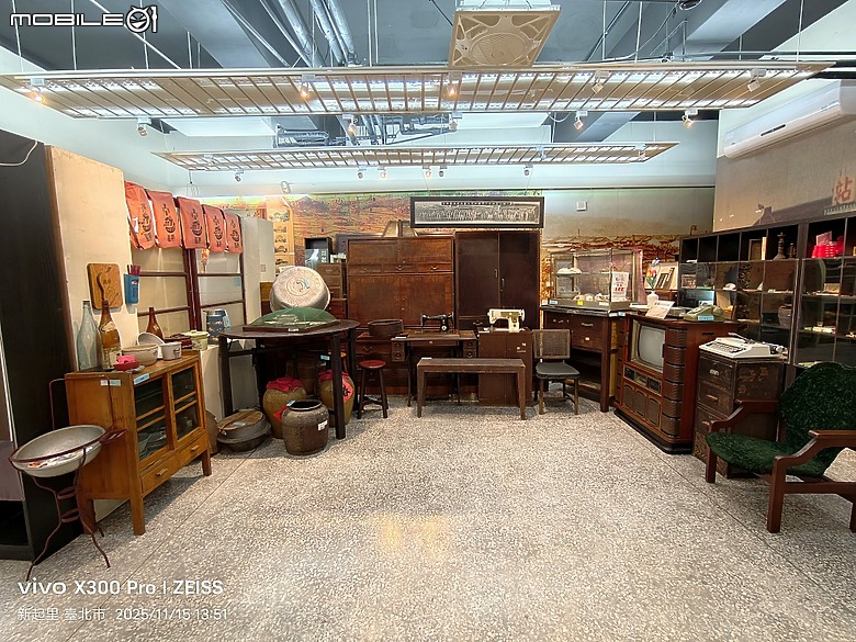 艋舺祖師廟、艋舺青山宮、萬華區史展示中心、艋舺謝宅、朝北醫院、青山宮、青雲閣、華西街夜市 — 臺北市區小旅行之艋舺老市街散步