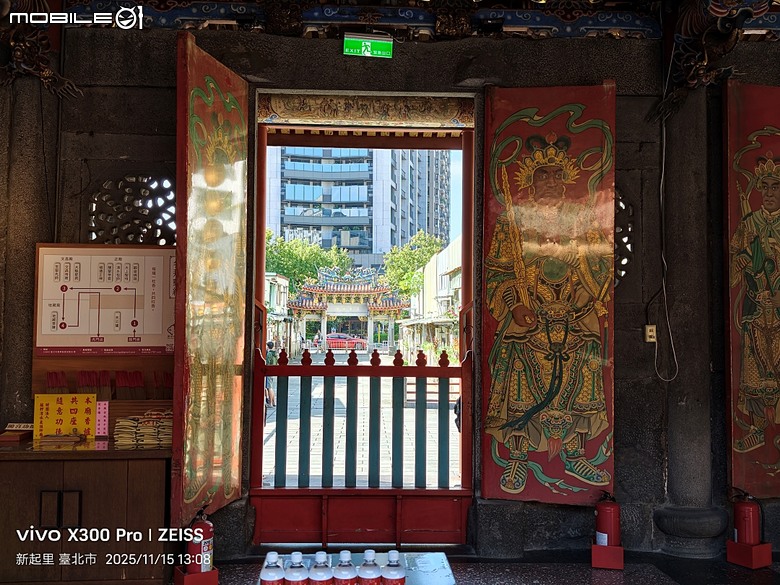 艋舺祖師廟、艋舺青山宮、萬華區史展示中心、艋舺謝宅、朝北醫院、青山宮、青雲閣、華西街夜市 — 臺北市區小旅行之艋舺老市街散步