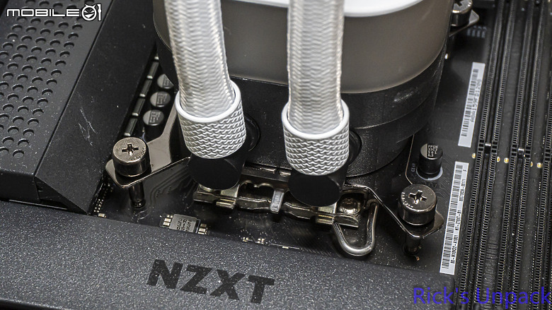 【開箱】泰坦潔白水冷 | CORSAIR iCUE LiNK TITAN 360 RX RGB WHITE