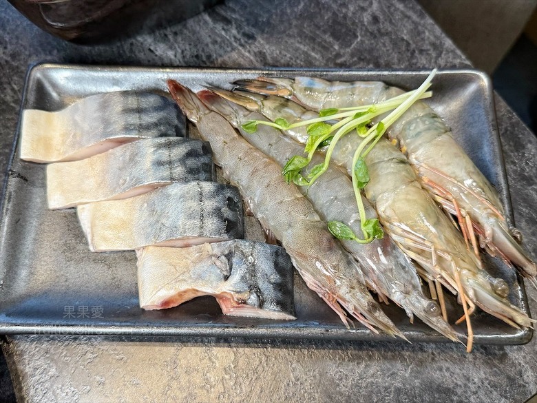 稻田美景燒肉店，套餐肉量十足，泰式沾醬超唰嘴又解膩