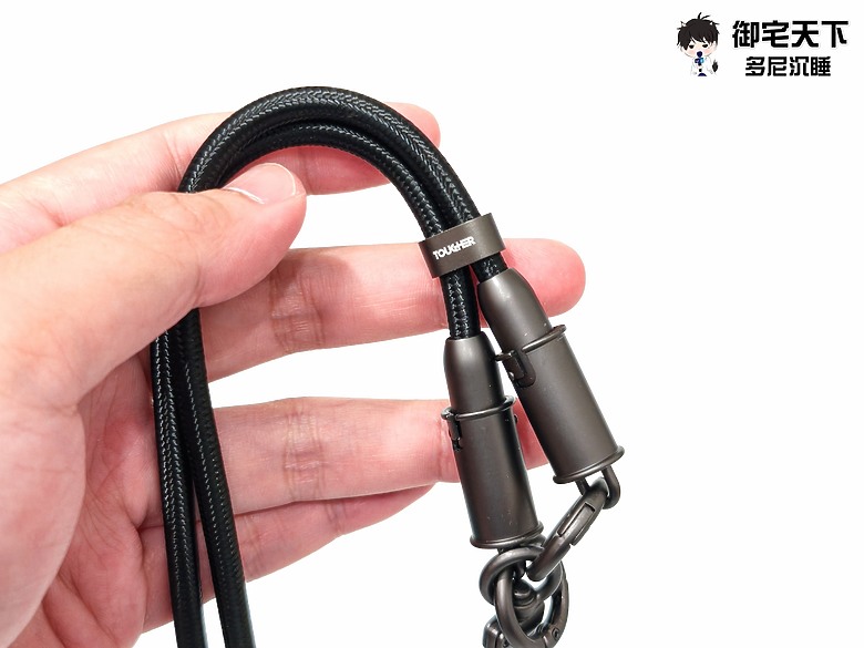開箱｜TOUGHER 編織掛繩急速充電線 - 二合一設計，是手機掛繩也是 USB-C 充電線之作！