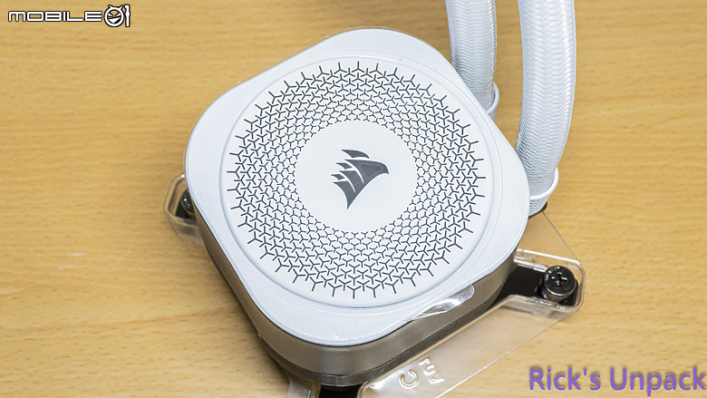 【開箱】泰坦潔白水冷 | CORSAIR iCUE LiNK TITAN 360 RX RGB WHITE