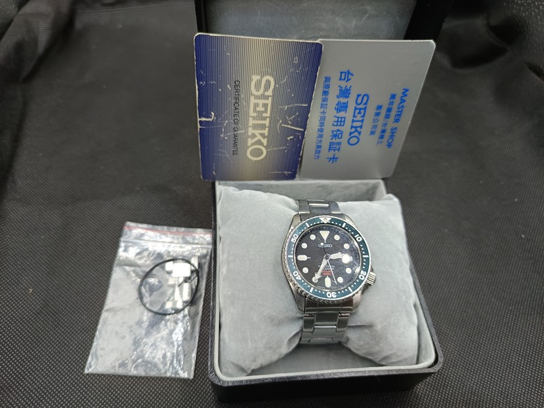 [分享]Seiko 精工 8F35 SBCM023 萬年曆/潛水錶 它今年18歲了