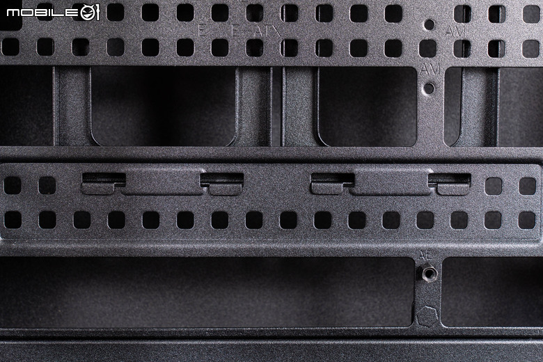 CORSAIR FRAME 5000D RS ARGB 機殼開箱實裝 以高度模組化設計不僅裝機便利 散熱效果也好