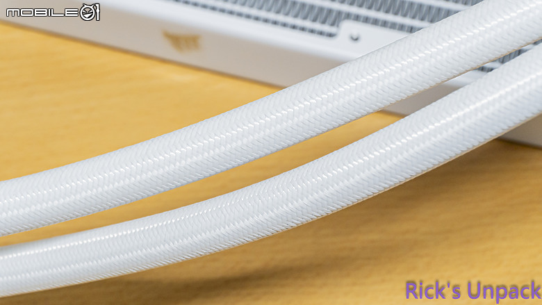 【開箱】泰坦潔白水冷 | CORSAIR iCUE LiNK TITAN 360 RX RGB WHITE