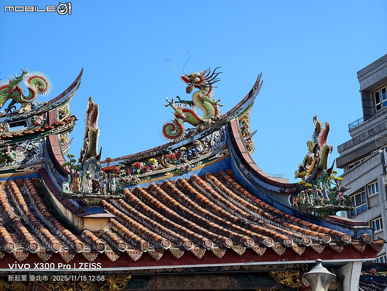 艋舺祖師廟、艋舺青山宮、萬華區史展示中心、艋舺謝宅、朝北醫院、青山宮、青雲閣、華西街夜市 — 臺北市區小旅行之艋舺老市街散步