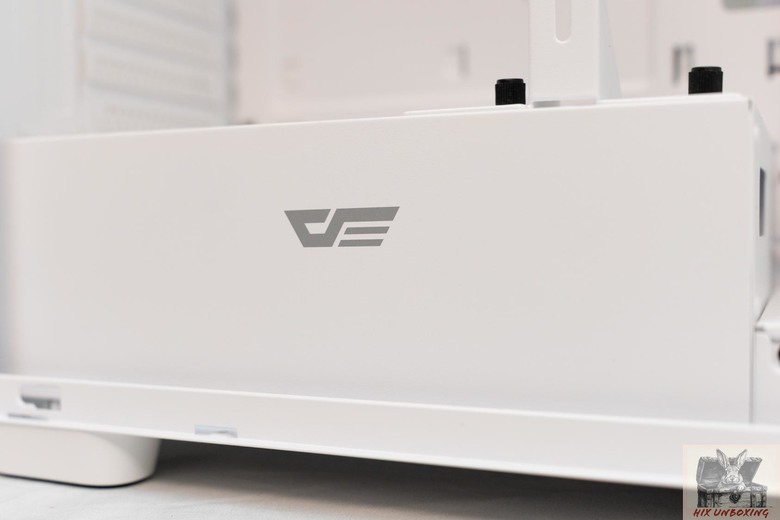 點我看大圖 全曲玻璃,全景感受 darkFlash大飛DS900G