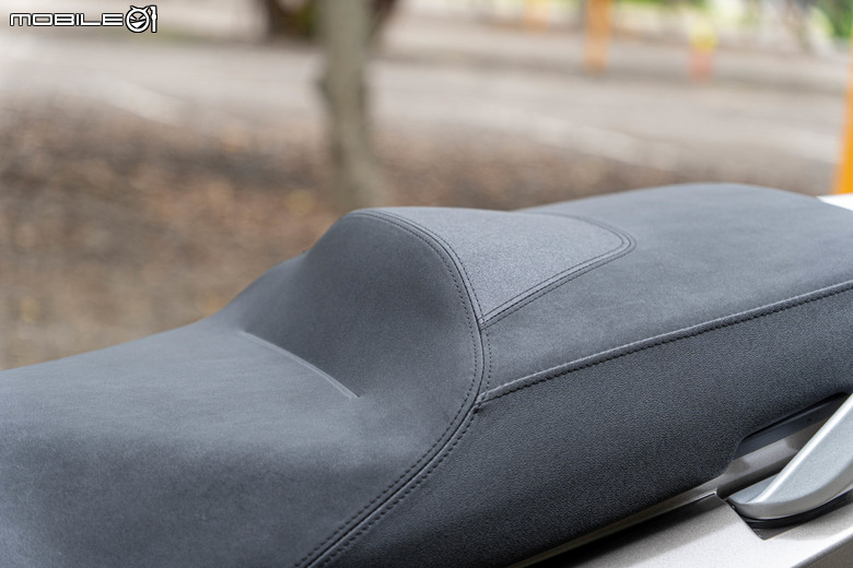 KYMCO Xciting X350 試駕｜穿著登山靴的都會紳士。