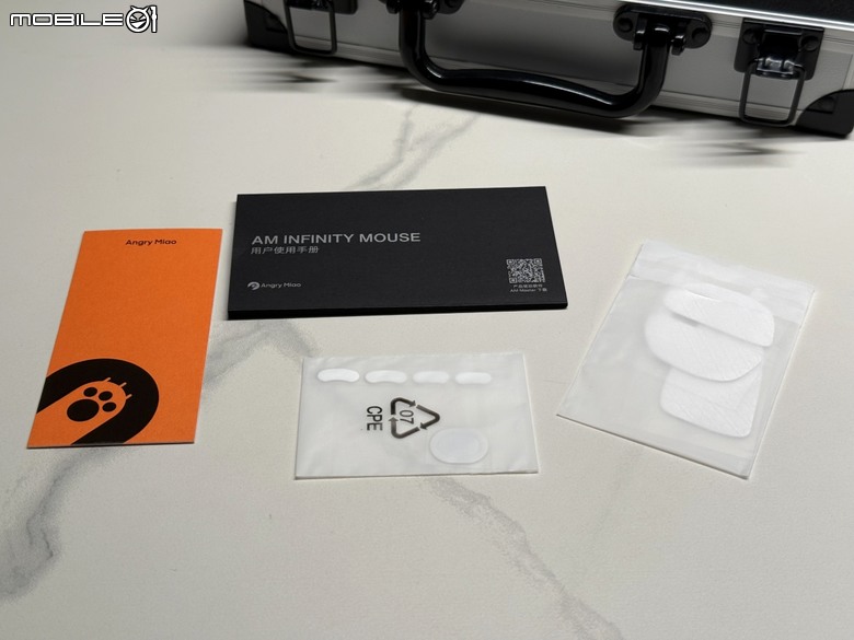 桌面最靚的仔！怒喵AM Infinity Mouse 鋁鎂合金無線滑鼠