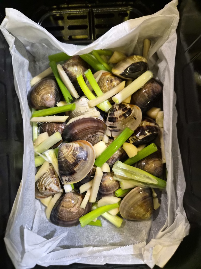 簡單分享新入手的雙槽氣炸鍋，早午餐可以一次出爐還滿讚的！