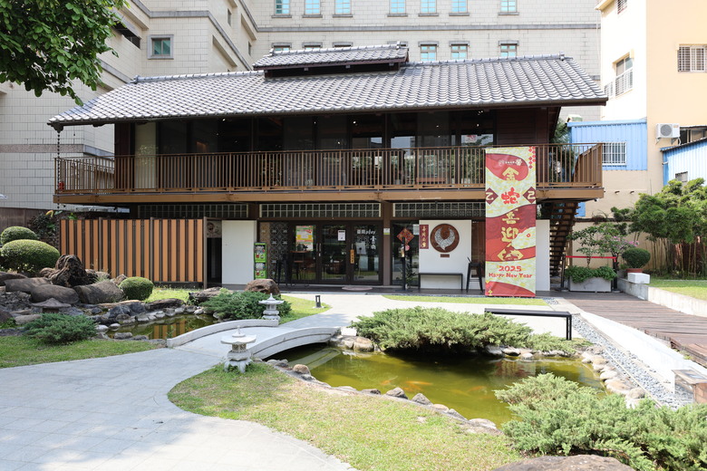 帶著R8的旅行 鷲嶺食肆 原台南測候所 吳園藝文中心 臺南知事官邸 億載金城