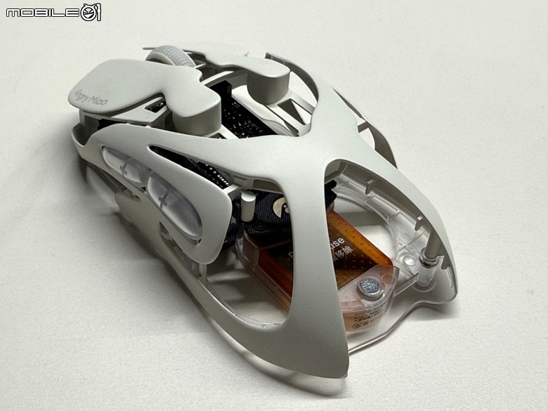 桌面最靚的仔！怒喵AM Infinity Mouse 鋁鎂合金無線滑鼠