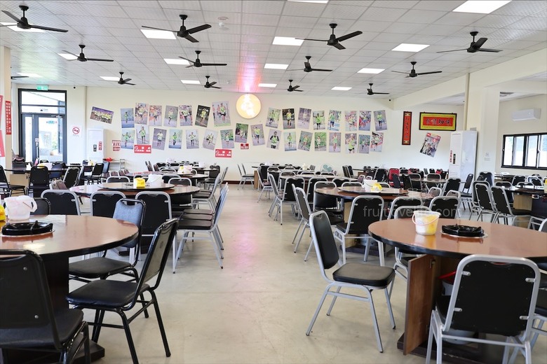 南投薑母鴨推薦，薑母鴨、胡椒全鴨還可以一鍋兩吃，山泉水養殖吳郭魚、現撈泰國蝦，埔里在地美食