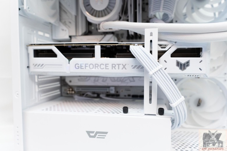 點我看大圖 全曲玻璃,全景感受 darkFlash大飛DS900G