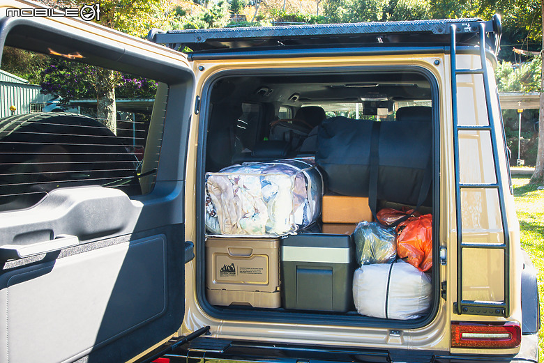 駕著Mercedes-Benz G 450 d來趟露營體驗，在城市與山林間恣意轉換的生活態度！