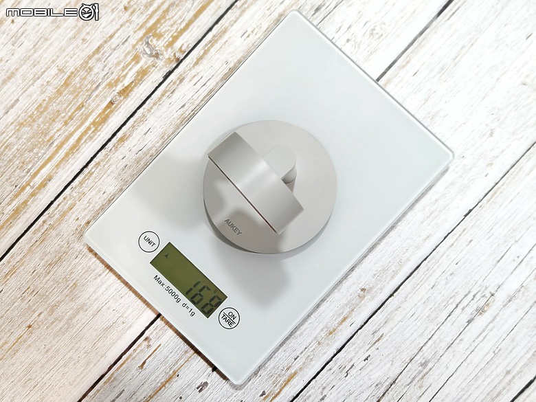 「 iPhone 無線快充 」AUKEY MC111 MagFusion 1X Qi2.2 25W 磁吸無線充電器深度使用評測