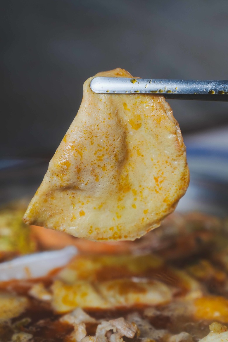 【台南酸白菜火鍋推薦】隱藏版麻辣酸白菜火鍋｜老師傅純手工酸白菜 ｜純手工酸白菜 × 手炒麻辣底｜東北酸白菜火鍋 安平店