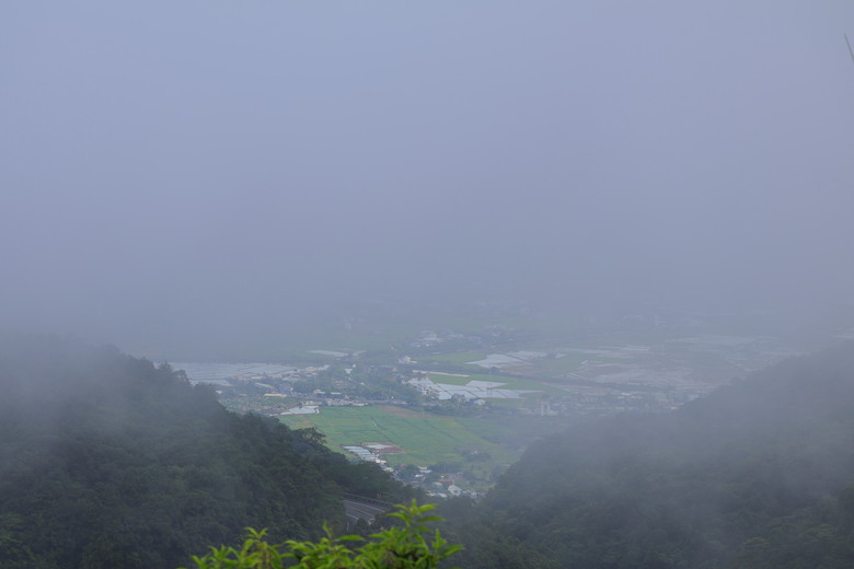【遊記】一下子「出太陽」，一下子「大霧瀰漫」，一下子在「新北」，一下子在「宜蘭」，千島湖土虱頭 | 石牌縣界公園 - 大漠國渡