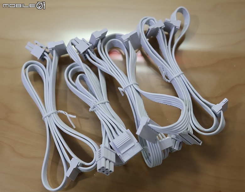 UltraFlex 線材 × 北歐白色工藝 Fractal Design ION 3 開箱