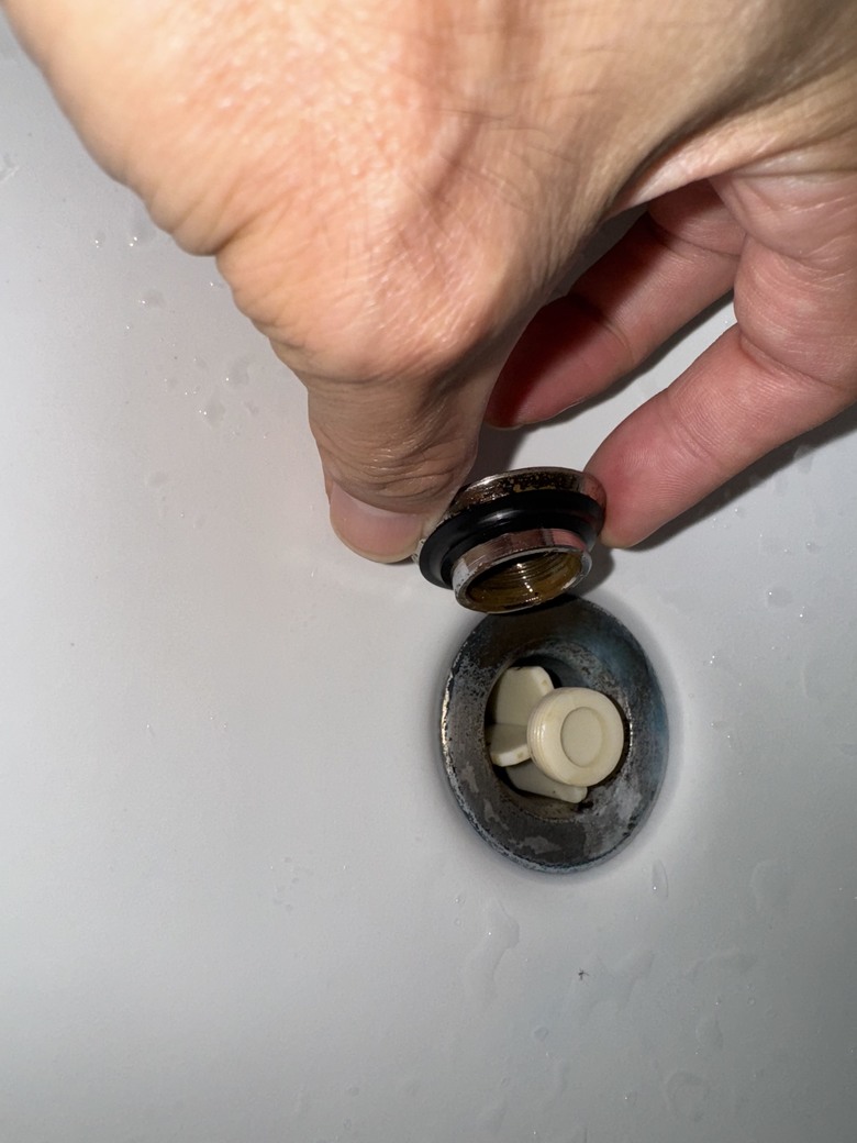 台灣水電工的日常-（終於完工）臉盆龍頭陶瓷軸心更換&陶瓷軸心分解保養+拉桿式落水頭墊片更換！