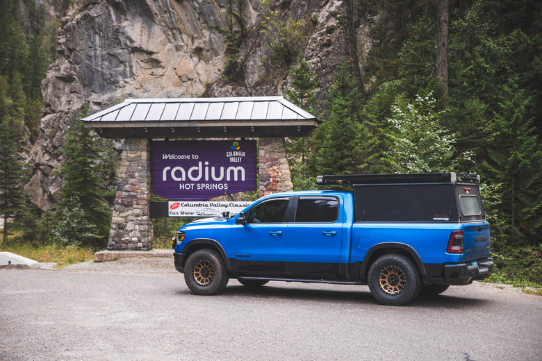 一個人一台車一路向北直到世界的盡頭 – 兩個月的公路露營旅行 – EP 7 – 阿拉斯加公路的起點與被森林大火打亂的計畫